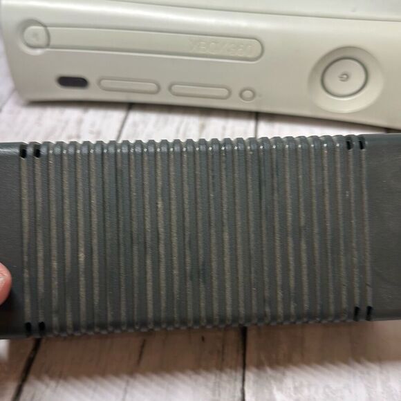 XBox 360 Console with Cords and 5 Games 60GB HDD and 120GB HDD Assasins Creed - Picture 5 of 11